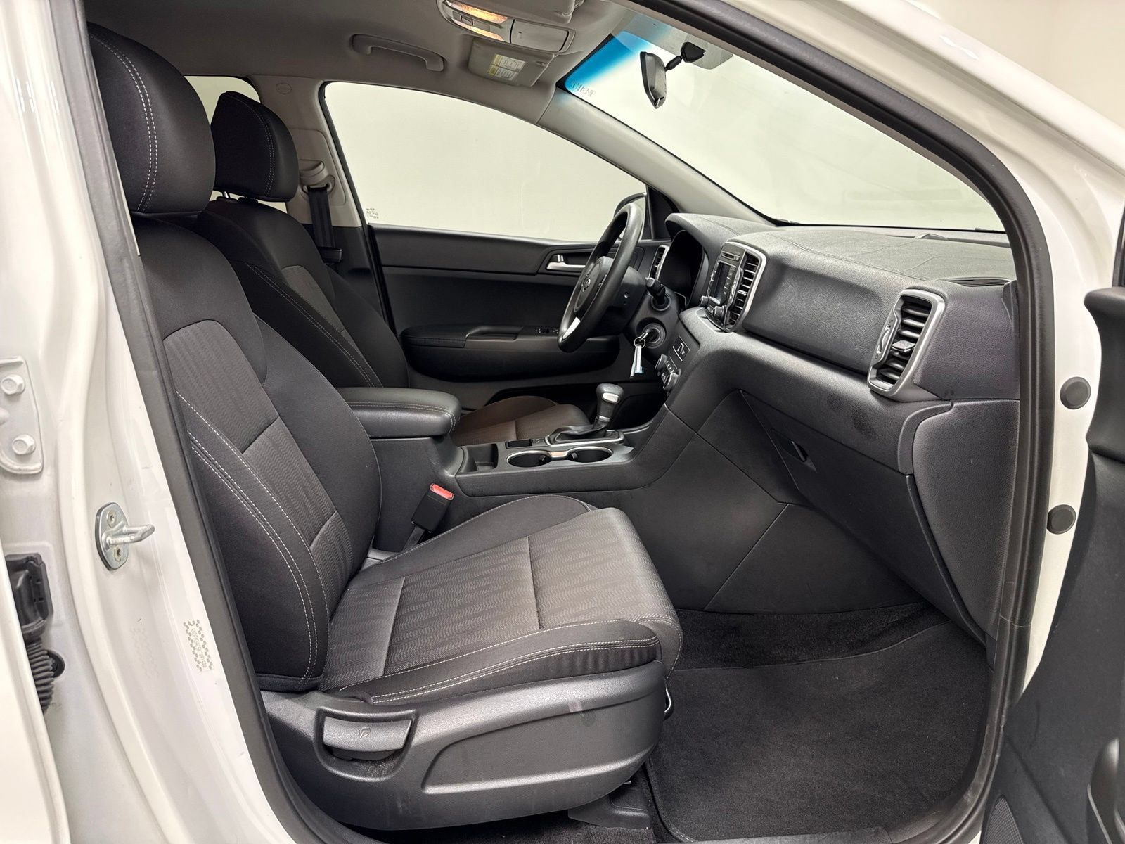 Used 2019 Kia Sportage LX FWD image 23