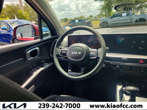Certified 2025 Kia Sorento LX FWD image 20