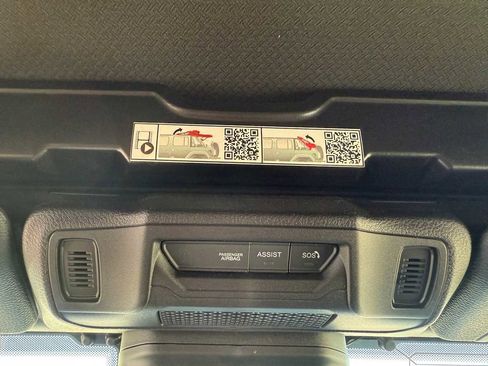 Used 2024 Jeep Wrangler Willys image 33