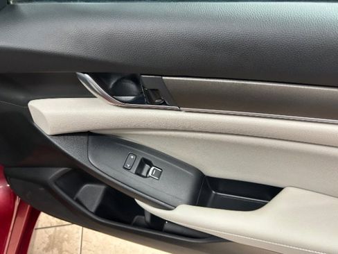 Used 2018 Honda Accord LX image 8