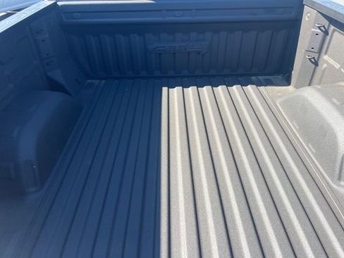 Used 2024 GMC Sierra 1500 AT4 w/ Technology Package image 9