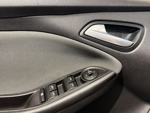 Used 2014 Ford Focus SE FWD image 9