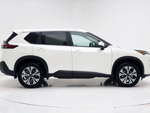 Used 2023 Nissan Rogue SV w/ SV Premium Package image 3