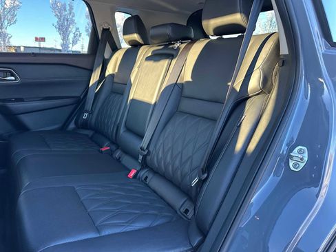 Used 2021 Nissan Rogue Platinum image 17