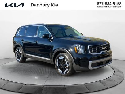 Used 2024 Kia Telluride S w/ S Sunroof Package