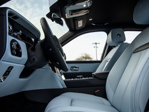 New 2026 Rolls-Royce Cullinan image 24