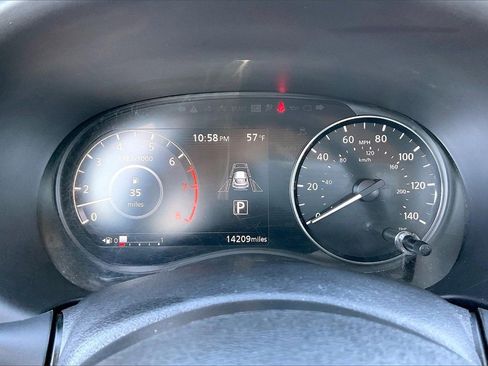 Used 2024 Nissan Kicks SV image 12