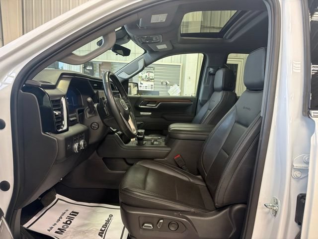 Used 2023 GMC Sierra 1500 Denali w/ Technology Package AWD/4WD image 11
