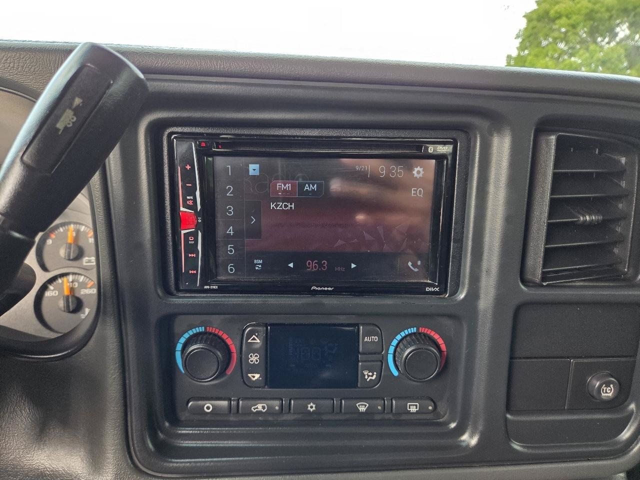 Used 2004 Chevrolet Avalanche Z66 RWD image 16