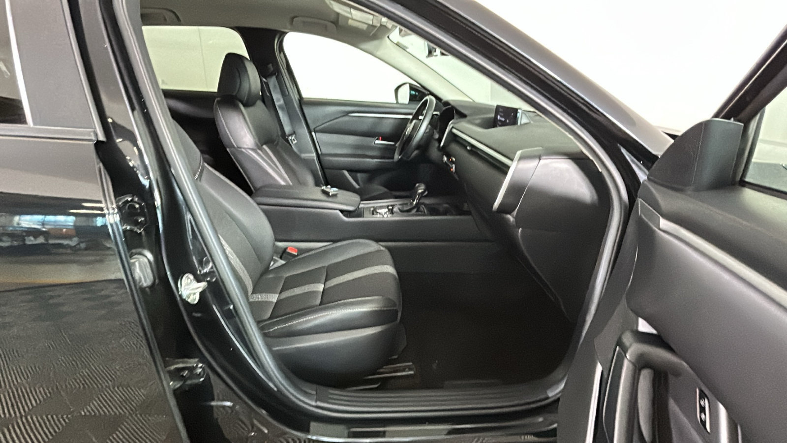 Used 2025 MAZDA CX-50 AWD 2.5 S w/ Preferred Package image 35