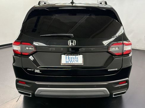 Certified 2023 Honda Pilot Touring image 10