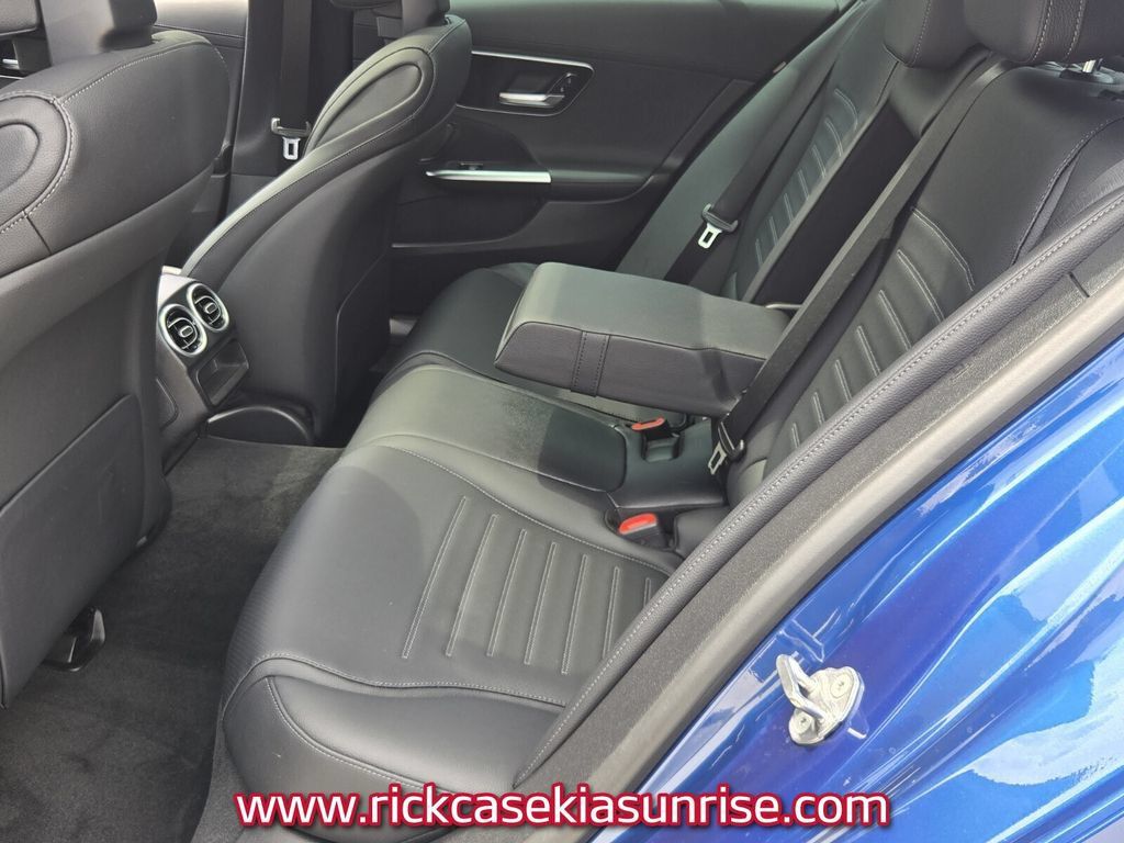 Used 2022 Mercedes-Benz C 300 Sedan image 11