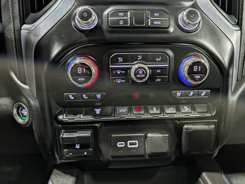 Used 2021 GMC Sierra 3500 SLT w/ SLT Convenience Package image 20