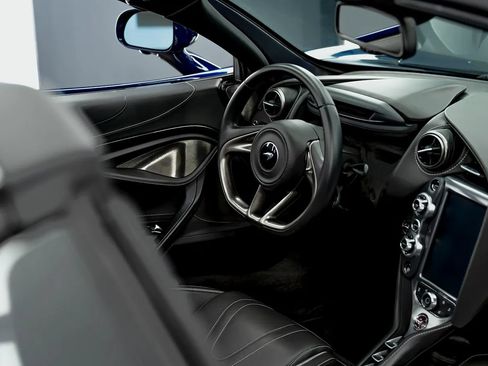 Used 2020 McLaren 720S Spider RWD image 17
