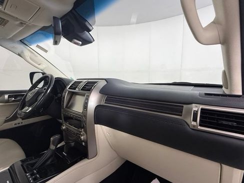 Used 2020 Lexus GX 460 Premium w/ Premium Package AWD/4WD image 27