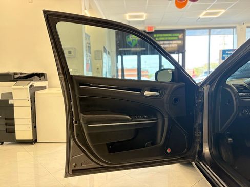 Used 2017 Chrysler 300 S image 34