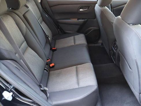 Used 2024 Nissan Rogue SV FWD image 25