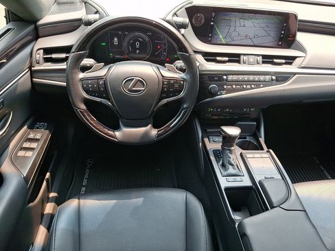 Used 2020 Lexus ES 300h w/ Premium Package FWD image 12