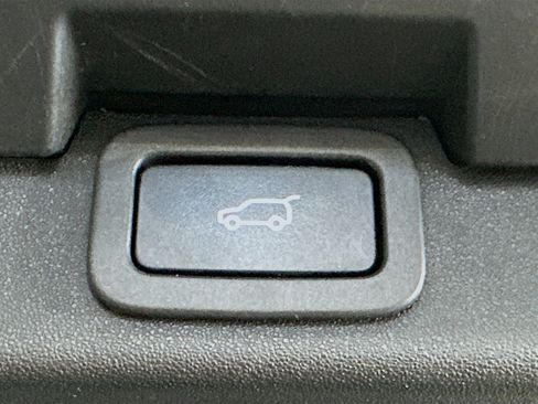Used 2017 Land Rover Discovery HSE AWD/4WD image 33