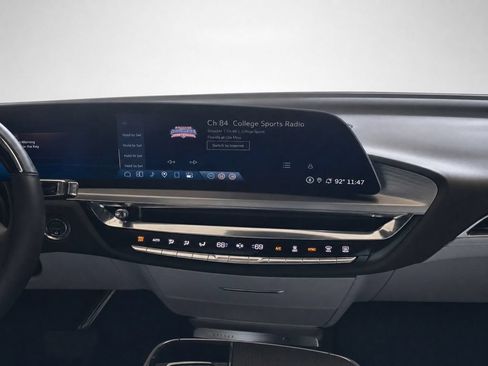 Used 2024 Cadillac Lyriq Luxury RWD image 16
