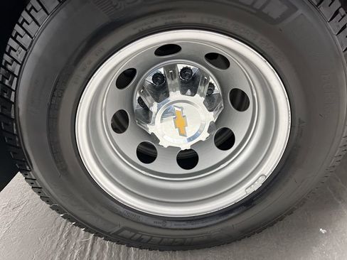 Used 2025 Chevrolet Silverado 3500 W/T image 44