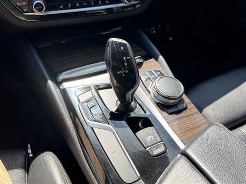 Used 2017 BMW 530i RWD image 38