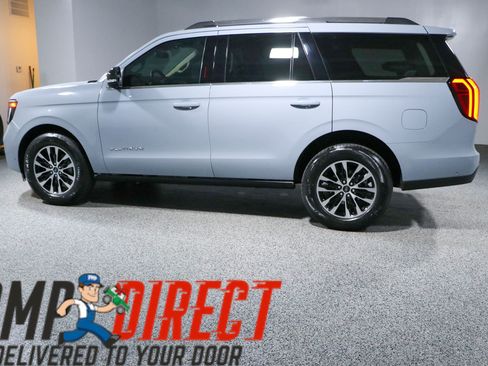 Used 2025 Ford Expedition Platinum AWD/4WD image 10