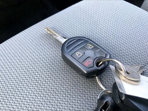 Used 2012 Ford F150 XLT w/ XLT Chrome Pkg image 14