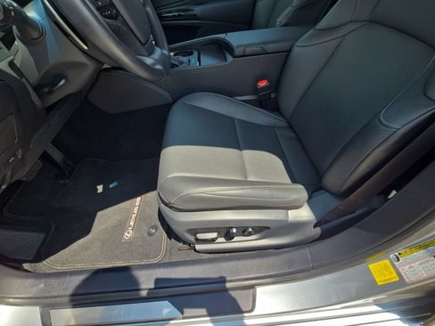 Used 2024 Lexus ES 350 w/ Accessory Package (Z1) FWD image 22