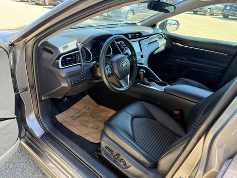 Used 2018 Toyota Camry SE FWD image 10