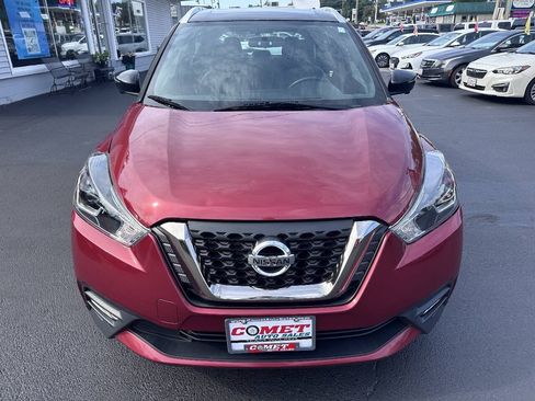 Used 2019 Nissan Kicks SR w/ SR Premium Package FWD image 10