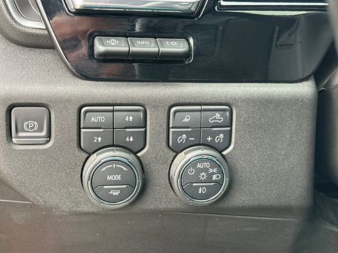 Used 2024 Chevrolet Silverado 2500 LTZ w/ LTZ Premium Package image 40