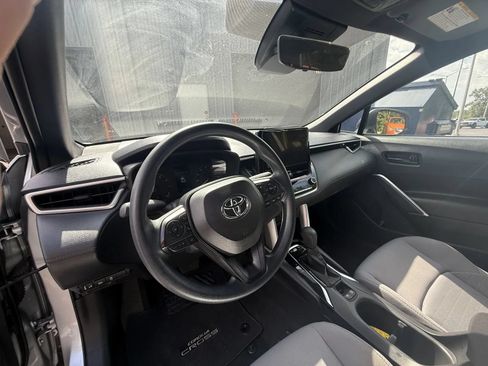 Used 2024 Toyota Corolla Cross AWD Hybrid image 7