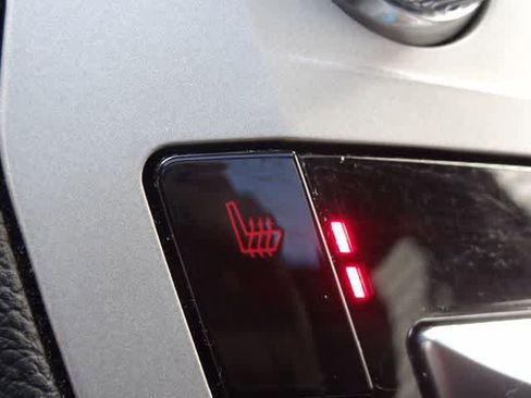 Used 2023 Ford Explorer XLT w/ Equipment Group 202A image 33