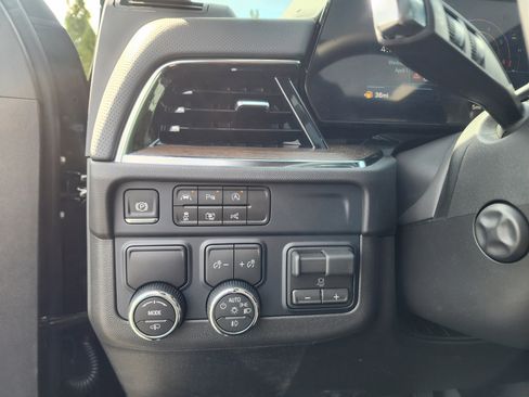 New 2026 Chevrolet Suburban High Country RWD image 28