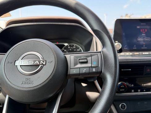Used 2022 Nissan Rogue SV FWD image 19