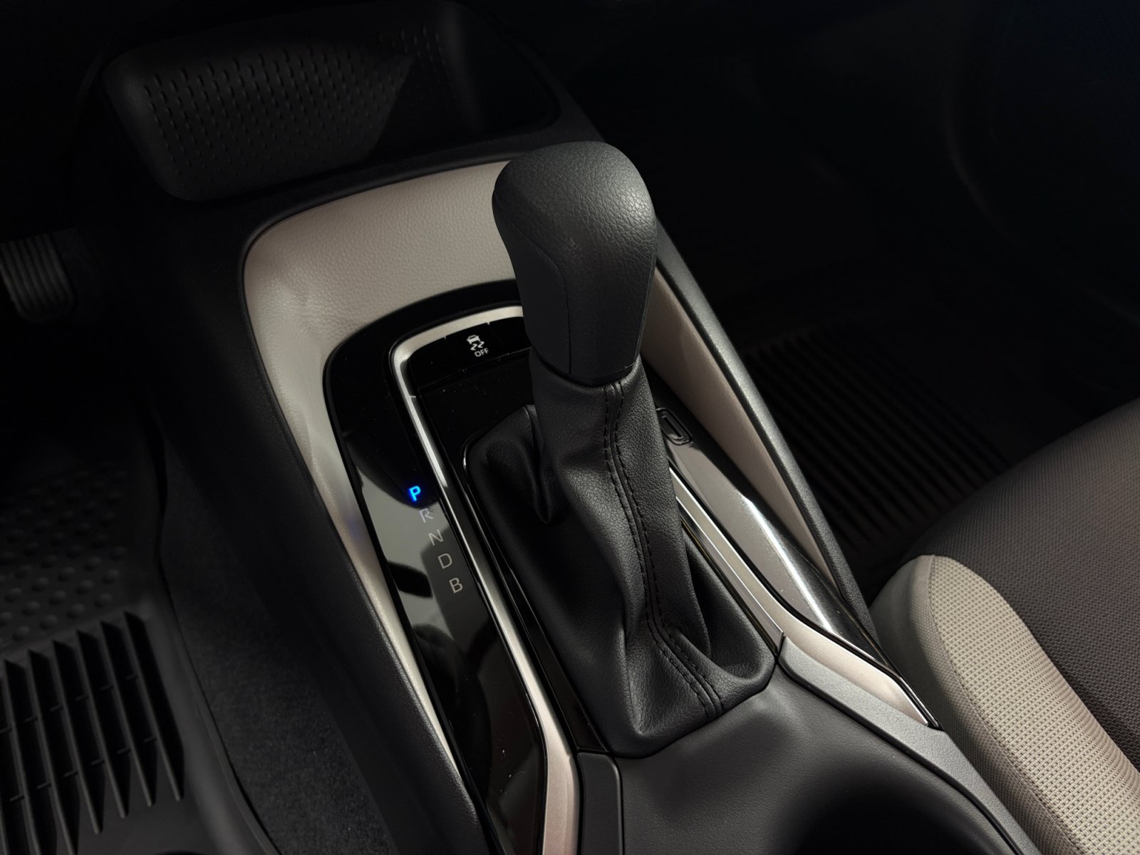 New 2027 Toyota Corolla LE FWD image 31