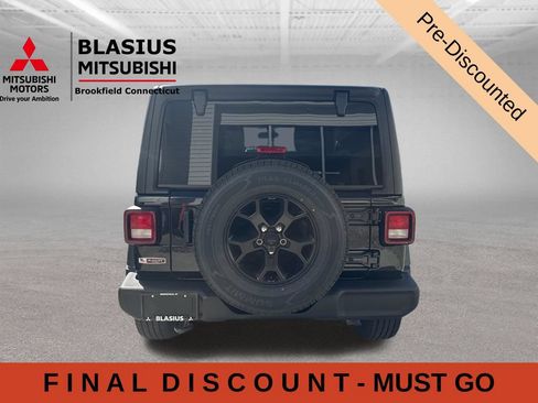 Used 2022 Jeep Wrangler Sport AWD/4WD image 17