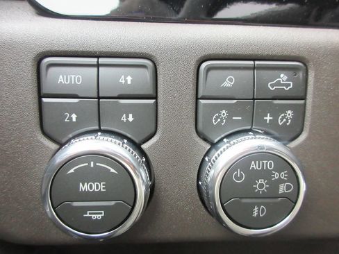 New 2026 GMC Sierra 2500 SLT w/ SLT Premium Package AWD/4WD image 19