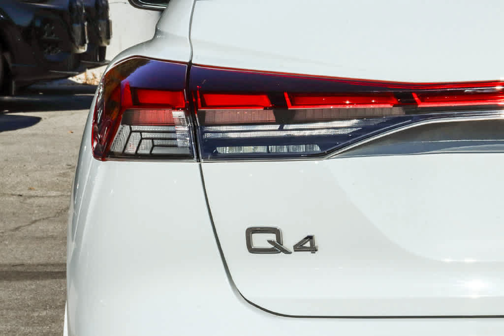Used 2023 Audi Q4 e-tron Premium Plus w/ Premium Plus RWD image 9