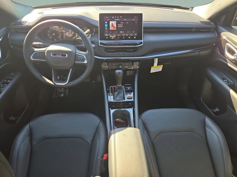 New 2026 Jeep Compass Latitude image 30