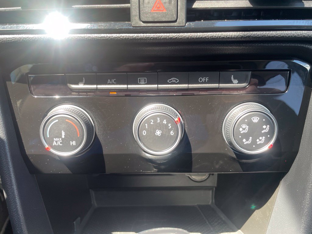 Certified 2023 Volkswagen Taos SE FWD image 22