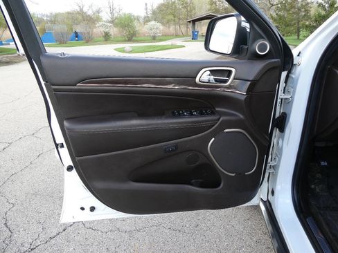 Used 2014 Jeep Grand Cherokee Summit AWD/4WD image 27
