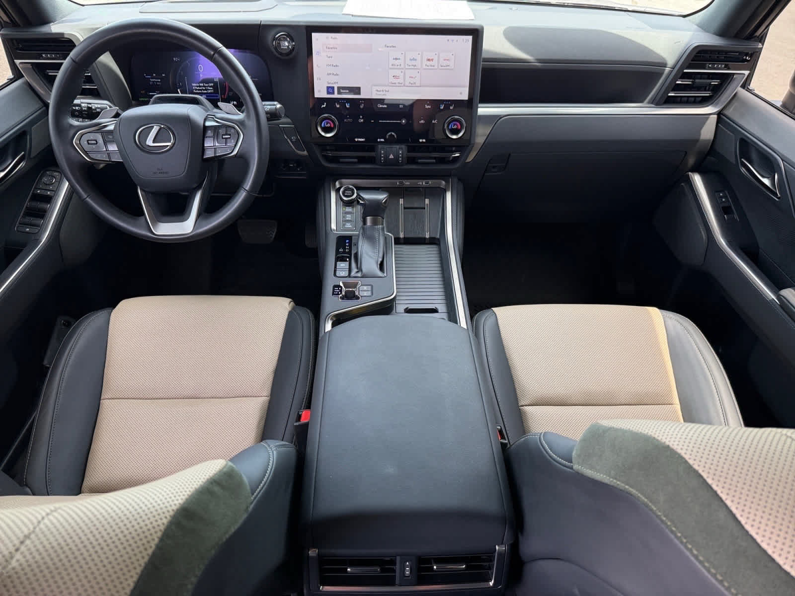 Used 2024 Lexus GX 550 AWD/4WD image 12