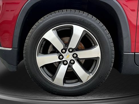 Used 2019 Chevrolet Traverse LT w/ LT Premium Package AWD/4WD image 32