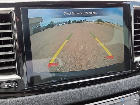 Used 2023 Chrysler Pacifica Touring-L FWD image 24