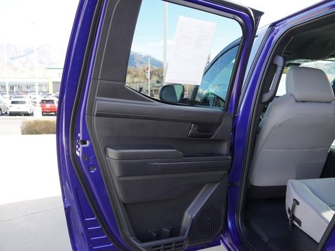 Certified 2025 Toyota Tacoma SR5 image 18