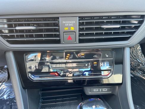 New 2025 Volkswagen Jetta SE image 16