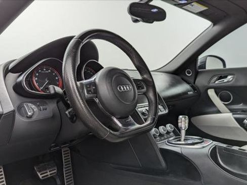 Used 2011 Audi R8 V10 w/ Enhanced Leather Pkg image 16