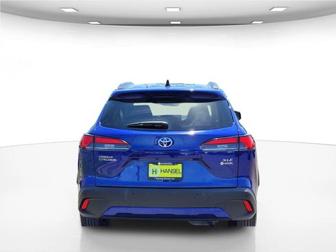 Used 2025 Toyota Corolla Cross XLE FWD image 8